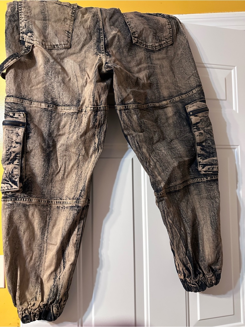 Distressed Cargo Pants - Brown/Black
